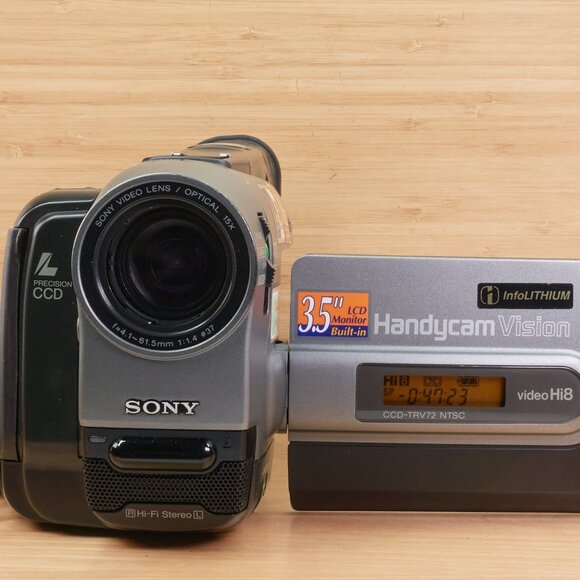 Sony Handycam CCD-TRV72 NTSC Video Hi8 Camcorder / Tested / Made in Japan - Picture 1 of 10
